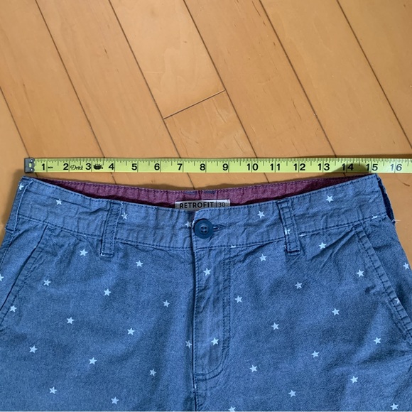 3/$20 Men’s star print shorts, size 30 - Picture 2 of 5
